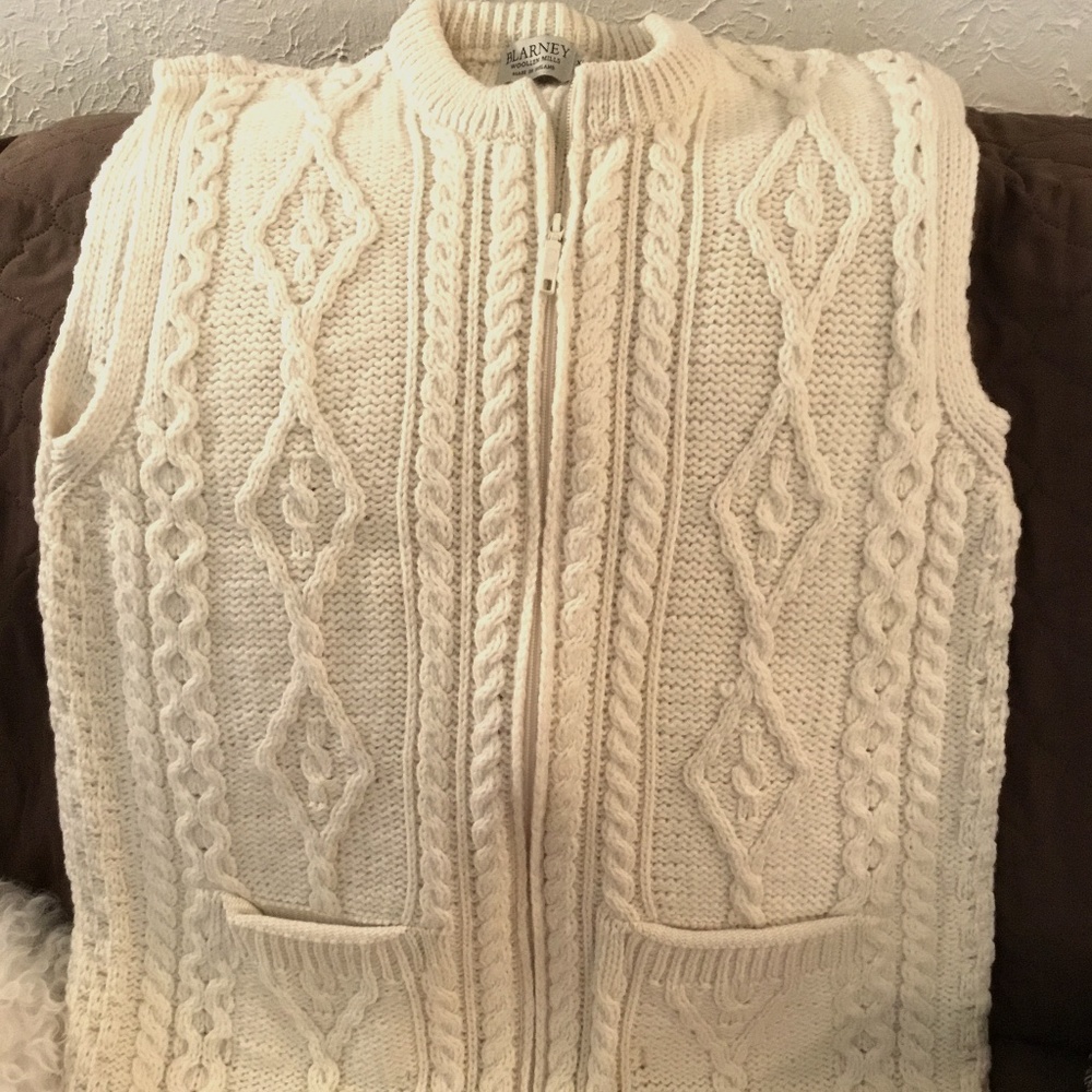 Sweater vest